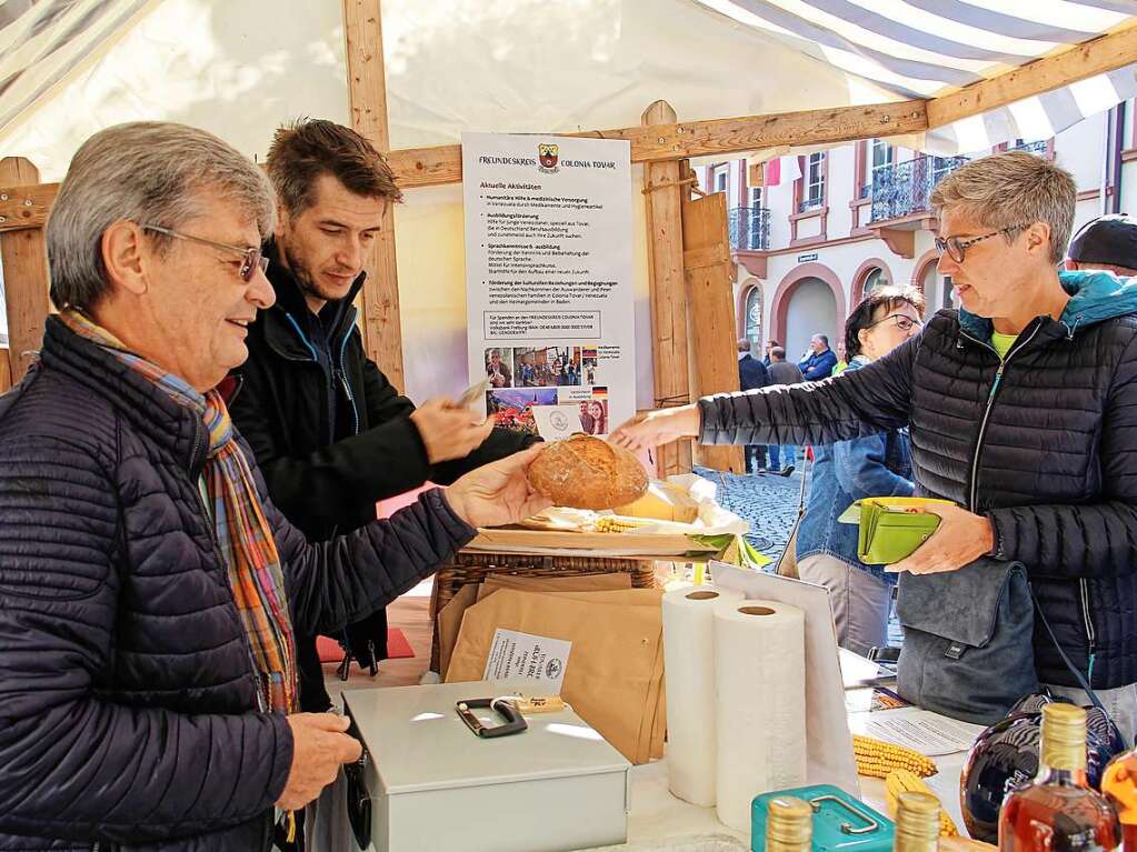 Tovarer Brotspezialitt fr einen guten Zweck: Impressionen vom dritten "Alemannischen Brotmarkt" mit groem Festumzug am Wochenende in Endingen.