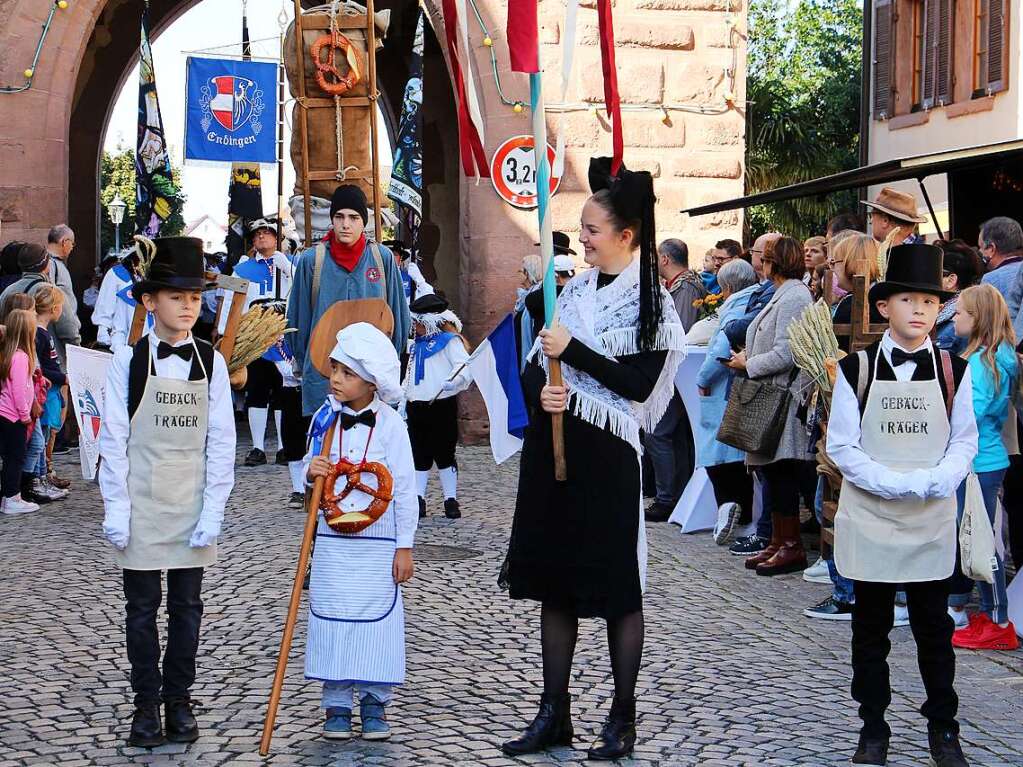 Gebcktrger: Impressionen vom dritten "Alemannischen Brotmarkt" mit groem Festumzug am Wochenende in Endingen.