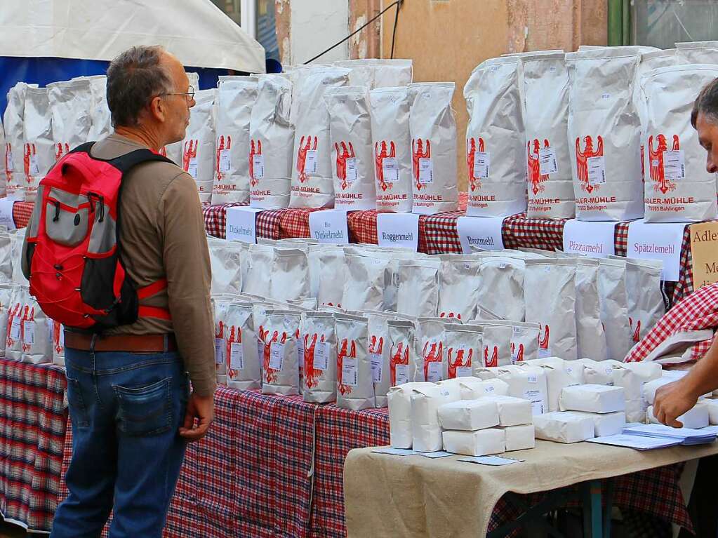 Die Qual der (Mehl-)Wahl: Impressionen vom dritten "Alemannischen Brotmarkt" mit groem Festumzug am Wochenende in Endingen.