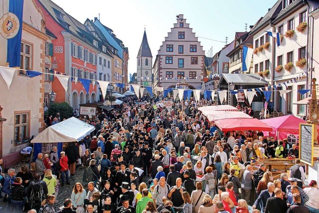 Riesiger Andrang am Sonntag in der End...rktplatz beim Alemannischen Brotmarkt.  | Foto: Ruth Seitz