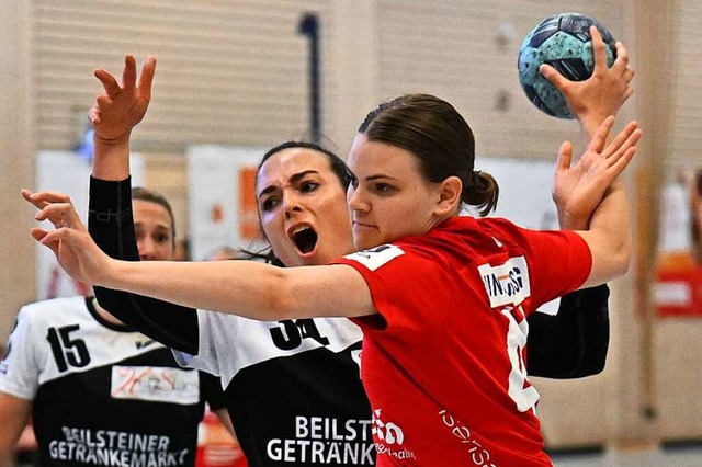 Die junge Anita Sigloch berzeugte am ...nd zwei Treffern fr die HSG Freiburg.  | Foto: Achim Keller