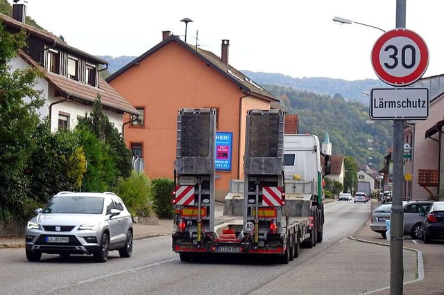 langsam fahren ist in Schwrstadt vorg...Die Belastung wird als hoch empfunden.  | Foto: Helmut Kohler