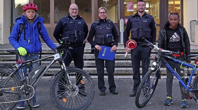 Zweiradkontrolle  mit dem Polizeirevie...rkreal- und Realschule in Friesenheim   | Foto: Schule