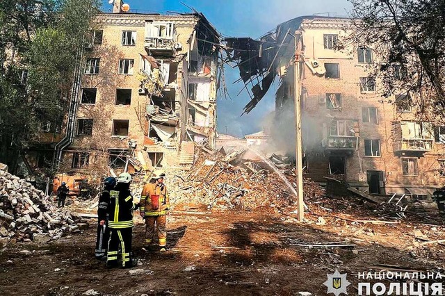 Zerstrtes Wohngebude am Montag in Saporischschja  | Foto: HANDOUT (AFP)