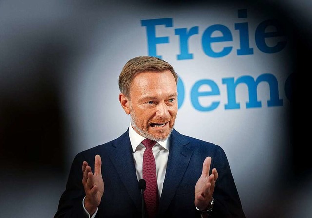 Nach der Schlappe bei der Wahl in Nied...ndigt, das Profil der FDP zu schrfen.  | Foto: Kay Nietfeld (dpa)