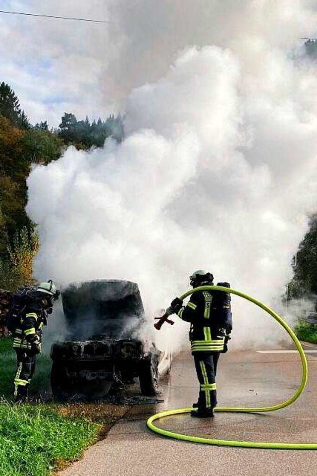 Schnell gelscht: Brennendes Auto im Staufener Weiler  Etzenbach  | Foto: Freiwillige Feuerwehr Staufen