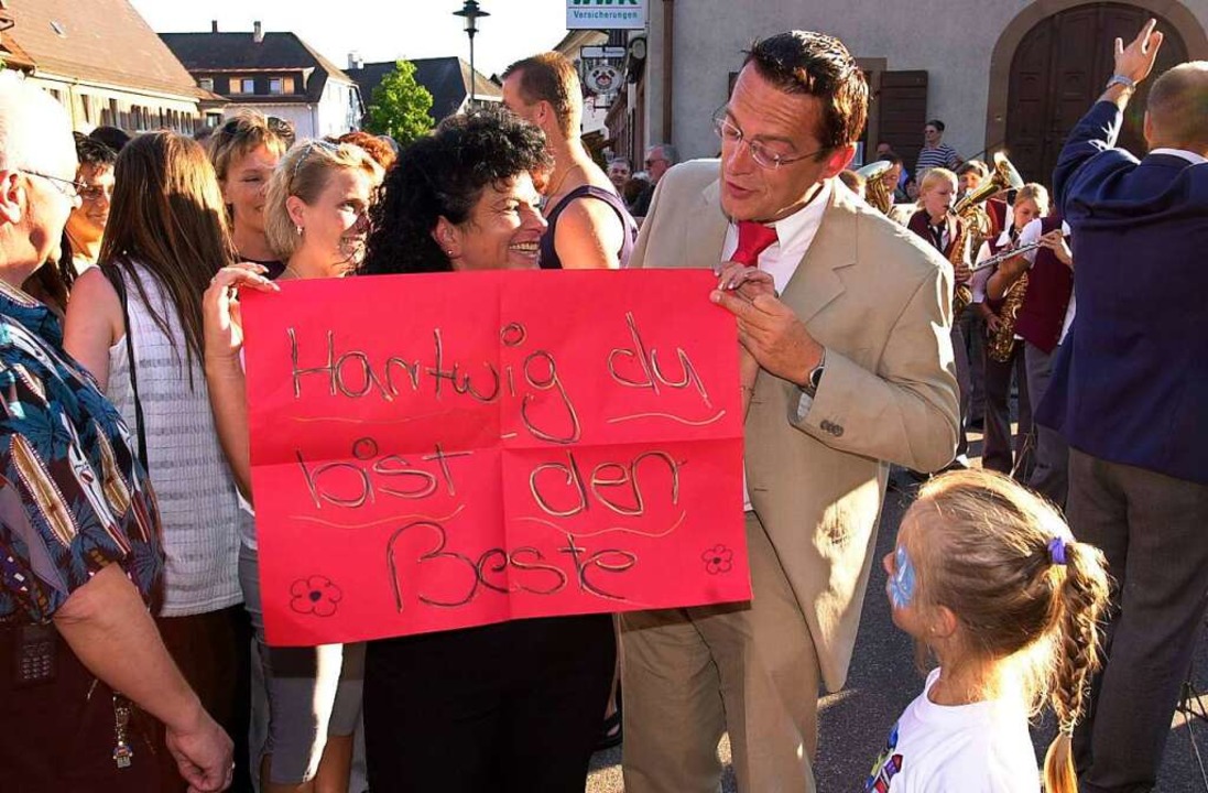 Nach der ersten Wiederwahl 2002 (links...Jahren soll seine letzte gewesen sein.  | Foto: erggelet