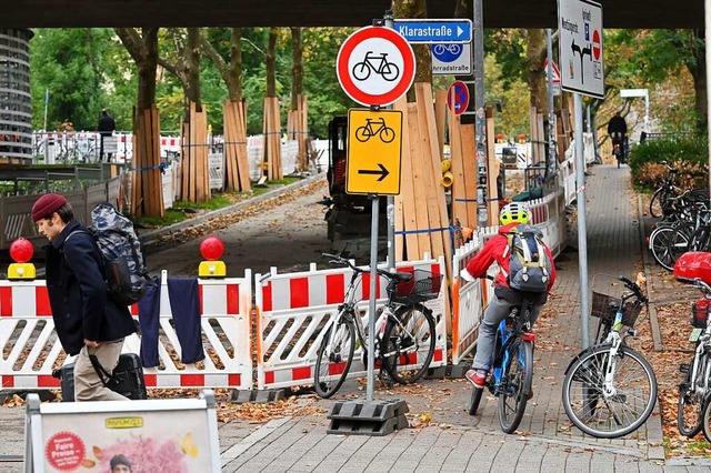 Dieser Gehweg an der Wentzingerstrae ist fr  Radler derzeit gesperrt.  | Foto: Thomas Kunz