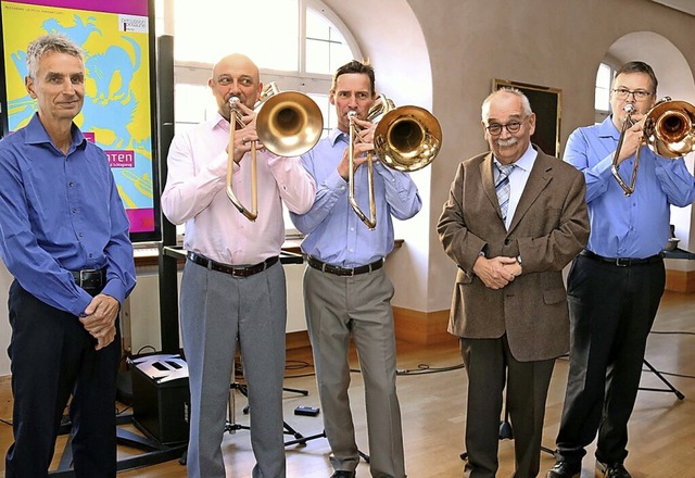 Die Musiker mit Paul Jensen, Vorsitzen...reunde Ettenheim (Zweiter von rechts)   | Foto: Ulrike Hiller