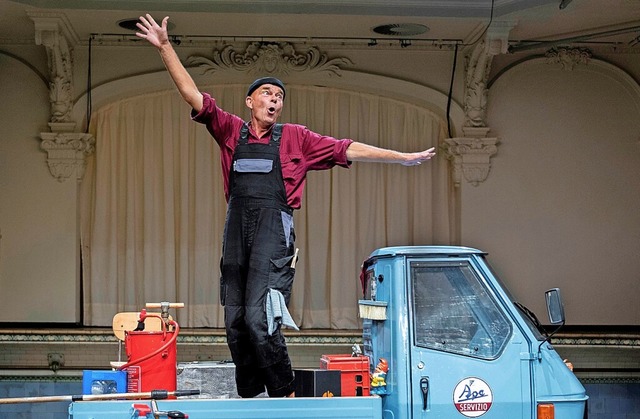 Christoph Mller in der Marienbad-Produktion &#8222;Hey, hey, hey, Taxi&#8220;  | Foto: YASEMiN AUS DEM KAHMEN