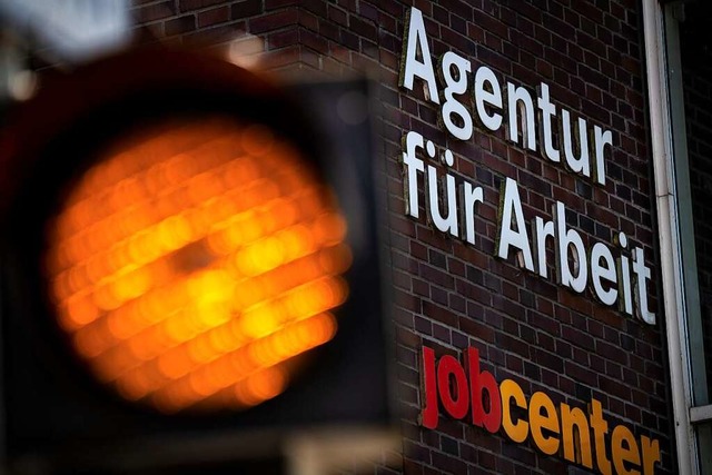 2021 waren deutschlandweit vier von ze...indestens ein Jahr ohne Beschftigung.  | Foto: Sina Schuldt
