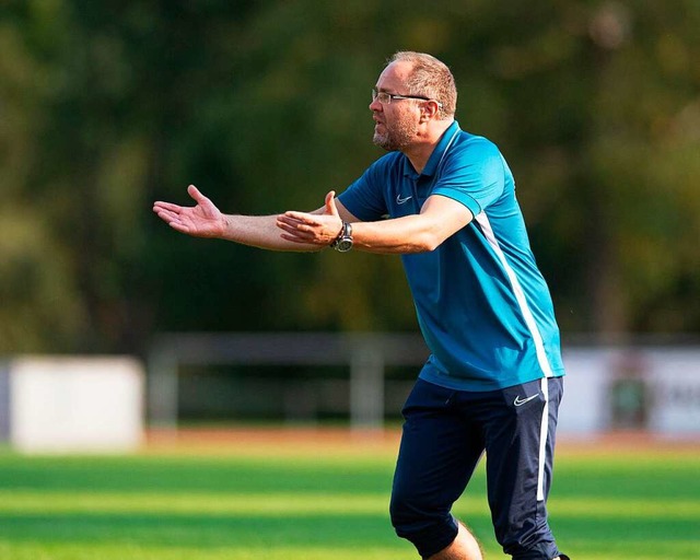 Immer ein Fordernder: Trainer Zeljko Cosic  | Foto: Wolfgang Scheu