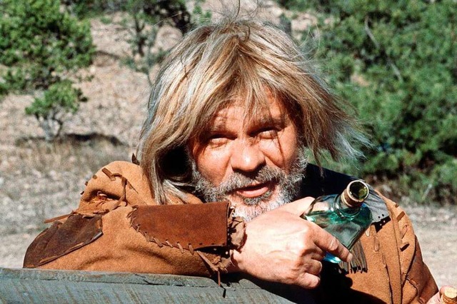 Schauspieler Ralf Wolter als kauziger ...ns in dem Film &#8222;Winnetou&#8220;.  | Foto: Dieter Klar (dpa)