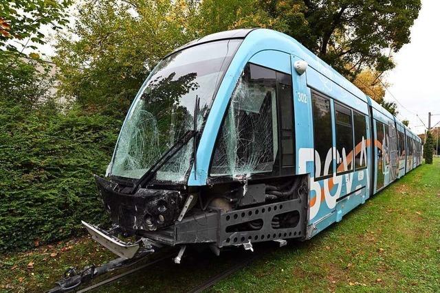 Straenbahnlinie 1 in Freiburg bleibt nach Unfall noch lnger unterbrochen