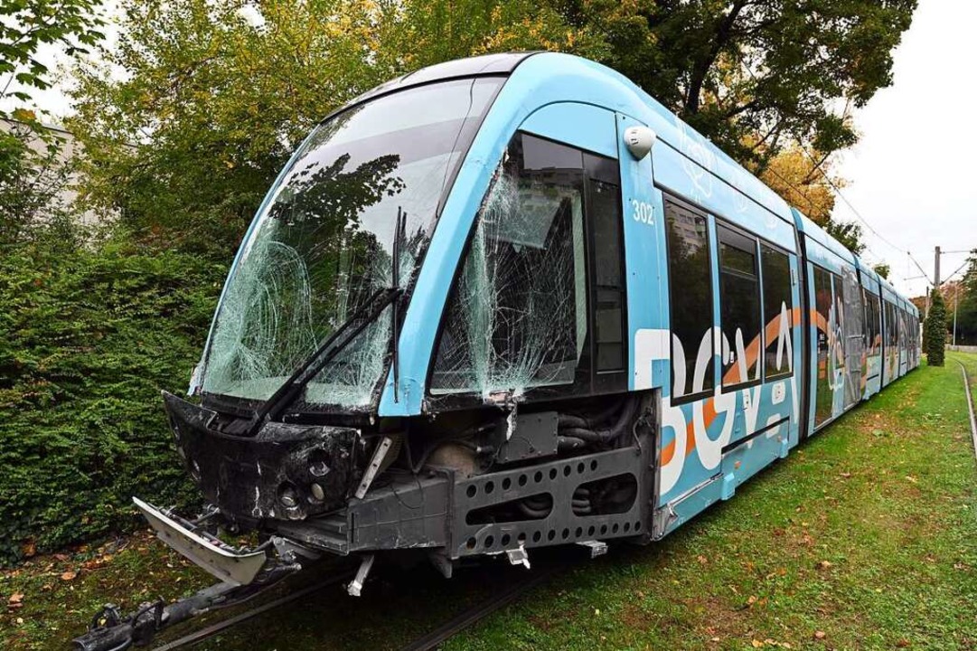 Die beschdigte Straenbahn  | Foto: Thomas Kunz