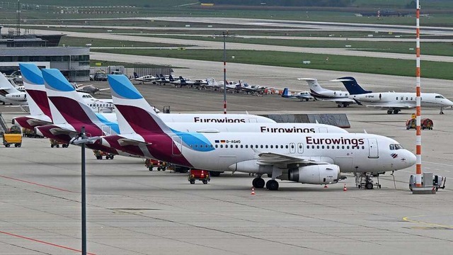Pilotengewerkschaft ruft bei Eurowings zu dreitgigem Streik auf  | Foto: Bernd Weibrod (dpa)
