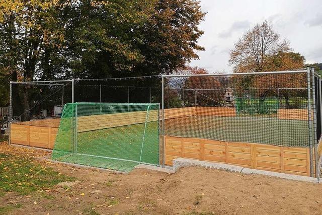 In Oberried wird der sanierte Bolzplatz im Klostergarten erffnet