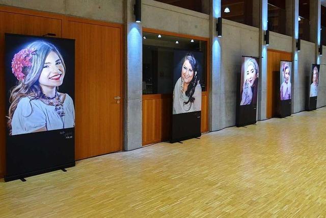 Eine Ausstellung in Lahr zeigt Frauen mit Migrationshintergrund im Portrt