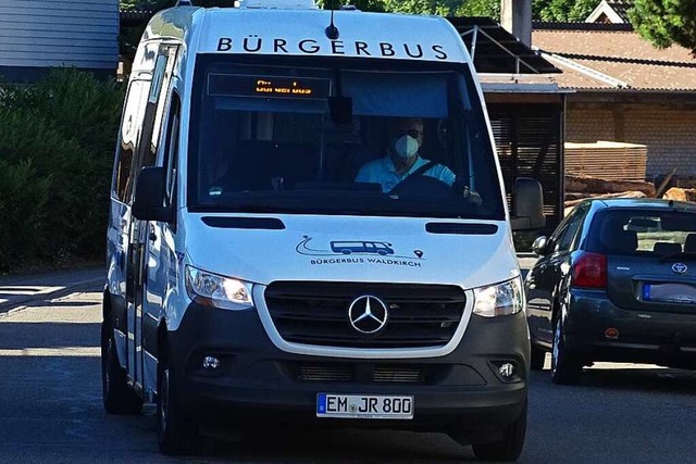 Der Brgerbus ist mit der Aufschrift am Dach nun besser erkennbar.  | Foto: SSR