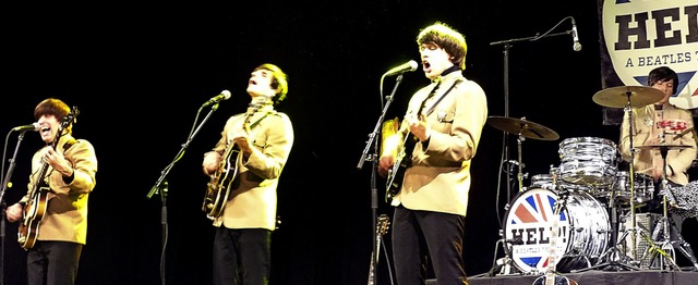 Die Beatles Tribute Band &#8222;Help&#...e im Gloria-Theater in Bad Sckingen.   | Foto: Susanne Schleinzer-Bilal