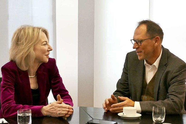 US-Botschafterin Amy Gutmann im Gesprch mit BZ-Chefredakteur Thomas Fricker  | Foto: Rita Reiser