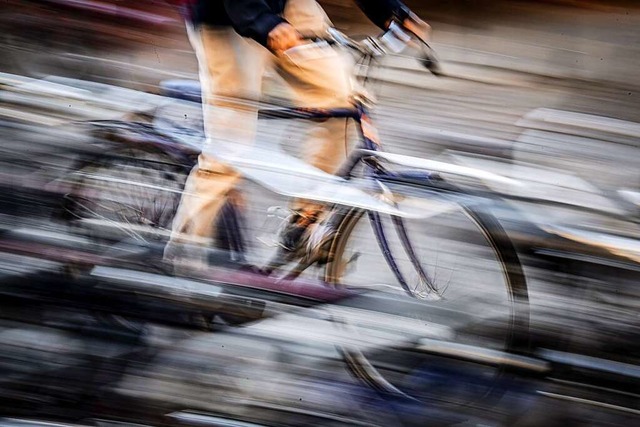 Eine Radfahrerin wurde in Merzhausen verletzt.  | Foto: Sina Schuldt (dpa)