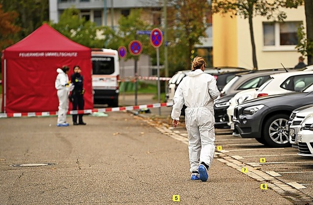 Im Ludwigshafener Stadtteil Oggersheim...mmern an einzelnen Spuren aufgestellt.  | Foto: Alexander Keutz, Keutz TV-NEWS (dpa)