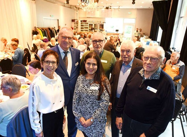 Geehrte und Ehrende beim Ehrenamtsbrun..., Friedhelm Nehrwein, Karl Wassermann.  | Foto: Rita Eggstein