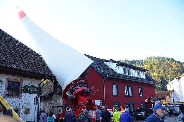 Der Transport von Teilen fr  Windkraf...derung  &#8211; wie  2016 in Gersbach.  | Foto: Hermann Jacob