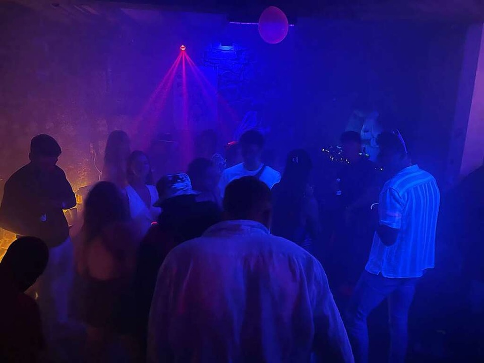 Am Freitag findet die Freshfruits-Party zum ersten Mal im Ruefetto statt.  | Foto: Privat