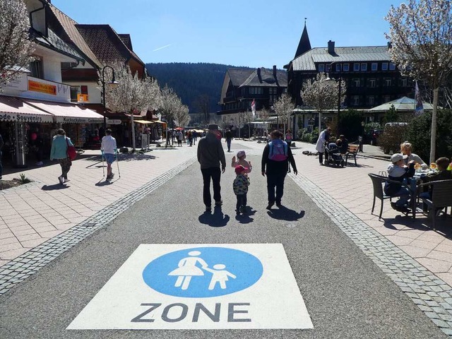 Die angeblich meistbefahrene Fugngerzone Deutschlands: Seestrae  | Foto: Peter Stellmach