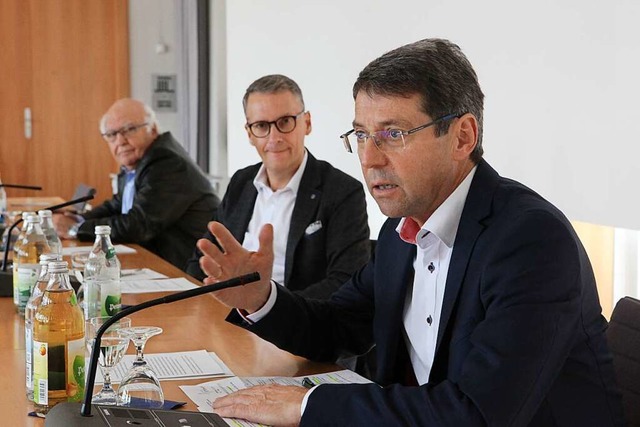 Martin Herrenknecht, Markus Ibert und ... Metz (von links) beim Pressegesprch.  | Foto: Bastian Bernhardt