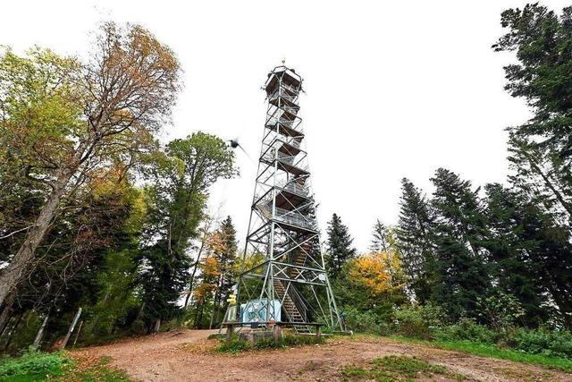 Der Aussichtsturm auf dem Freiburger Rosskopf ist wieder offen