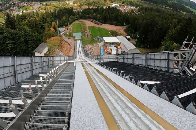 Mchtig und doch harmonisch ist die f...nger die grte Kleinschanze der Welt.  | Foto: Joachim Hahne