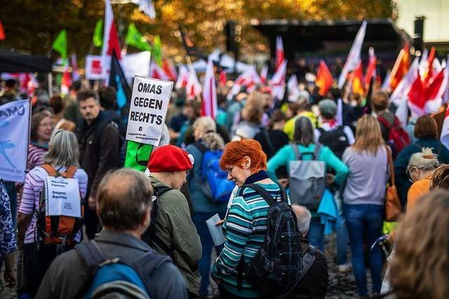 4.000 Menschen demonstrieren in Stuttgart für Solidarität