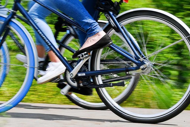 Schon vor Jahren war eine Fahrradwegve...rat das Thema wieder auf. (Symbolbild)  | Foto: Hendrik Schmidt (dpa)