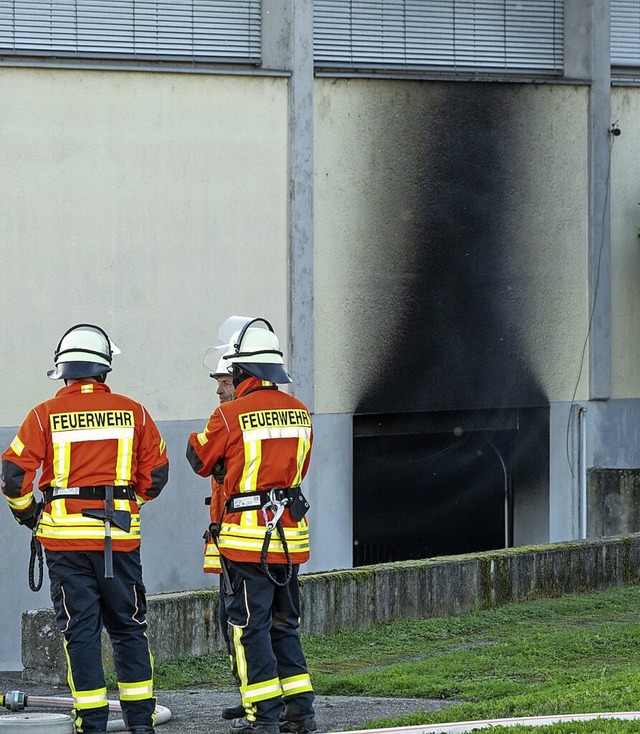 Auf rund 500000 Euro wird der Schaden beim Brand einer Tiefgarage geschtzt.  | Foto: Christina Huler/Einsatz-Report24