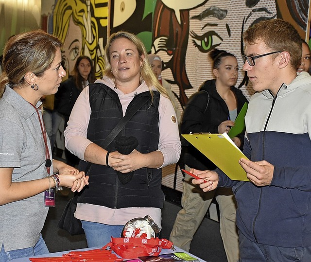 Schler der Jahrgangsstufen acht bis zehn informierten sich.  | Foto: Thomas Biniossek