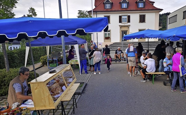 Der Wochenmarkt in Au bentigt neue Impulse.  | Foto: Volkmar Schanze