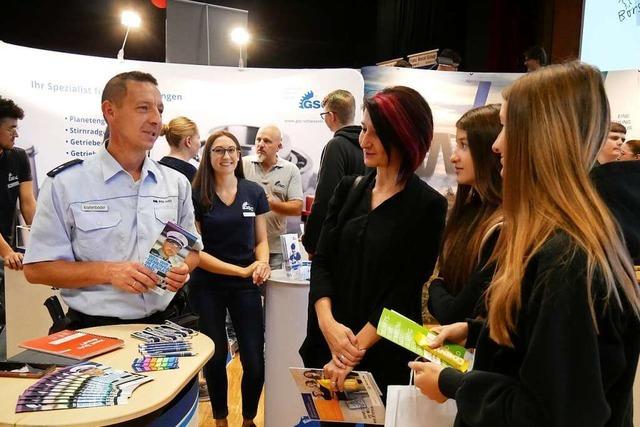 Jobstarbörse in Titisee bringt Schüler und Firmen zusammen