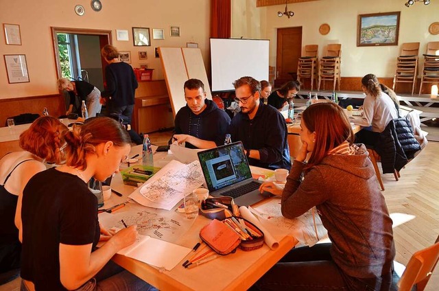 Der Gemeindesaal  hat sich am Wochenen...r einen neuen Ortskern von Riedlingen.  | Foto: Yvonne Siemann