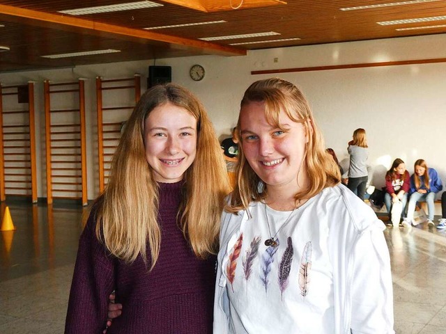 Natalie Wiehl (links) und Angelina Baa...Kinder- und Jugendtheater Gschweiler.  | Foto: Christa Maier