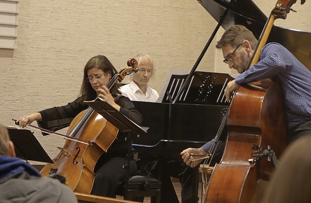 Die Cellistin Ana Helena Surgik, der P...der Musikschule in der Christuskirche   | Foto: Roswitha Frey