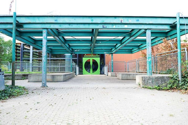 In der groen Sporthalle des Kirchzart...kein Sportunterricht mehr stattfinden.  | Foto: Anton Schuler