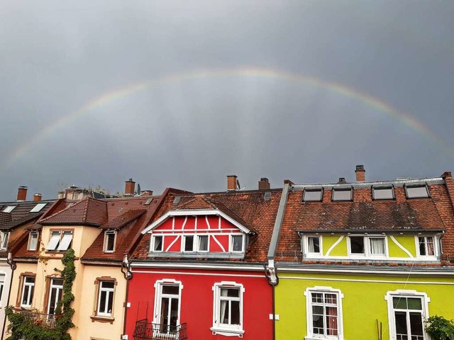 Regenbogen in der Freiburger Gieenstrae.  | Foto: Wolfgang Fritz