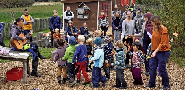 Im Kindergarten feiern die Jngsten Er...zeugern von Denzlinger Lebensmitteln.   | Foto: Markus Zimmermann