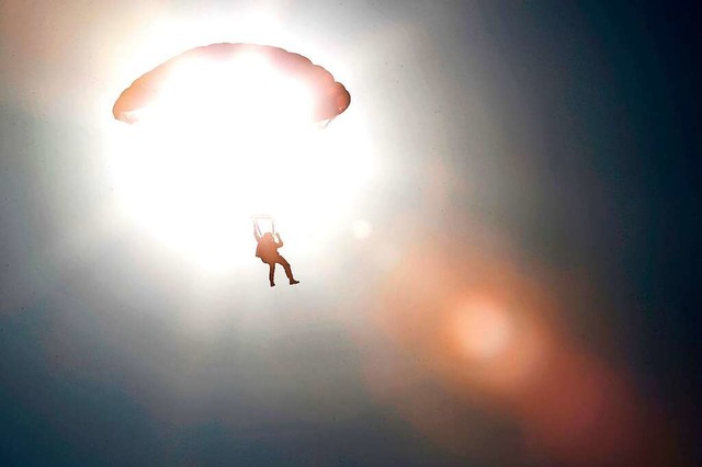 Eigentlich gilt Fallschirmspringen als...e nun ums Leben gekommen (Symbolfoto).  | Foto: Luis Enrique Saldana
