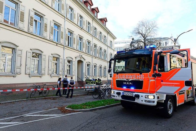 Am Mittwochmittag musste die Feuerwehr ans Freiburger Amtsgericht ausrcken.  | Foto: Ingo Schneider