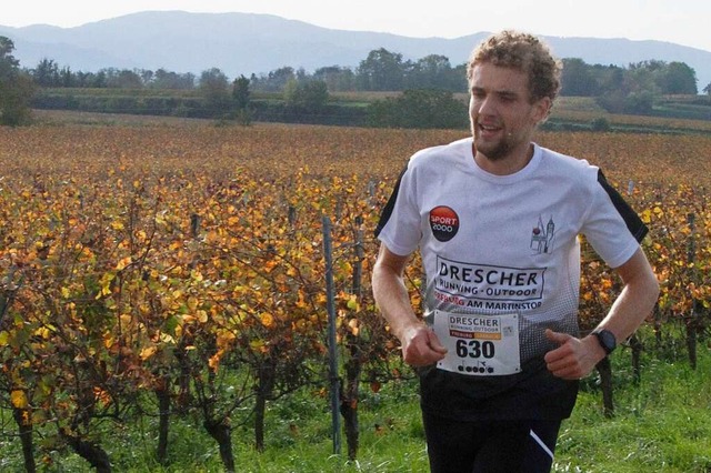 Zum Sieg eilend durch die Reben des Tunbergs: Elias Feuersenger  | Foto: Winfried Stinn