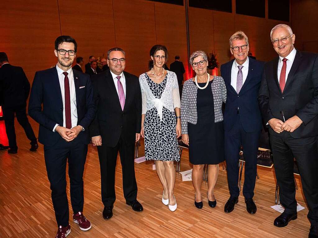 Rund 400 Menschen aus Freiburgs Politik- und Wirtschaftszene kamen in die Messe Freiburg.